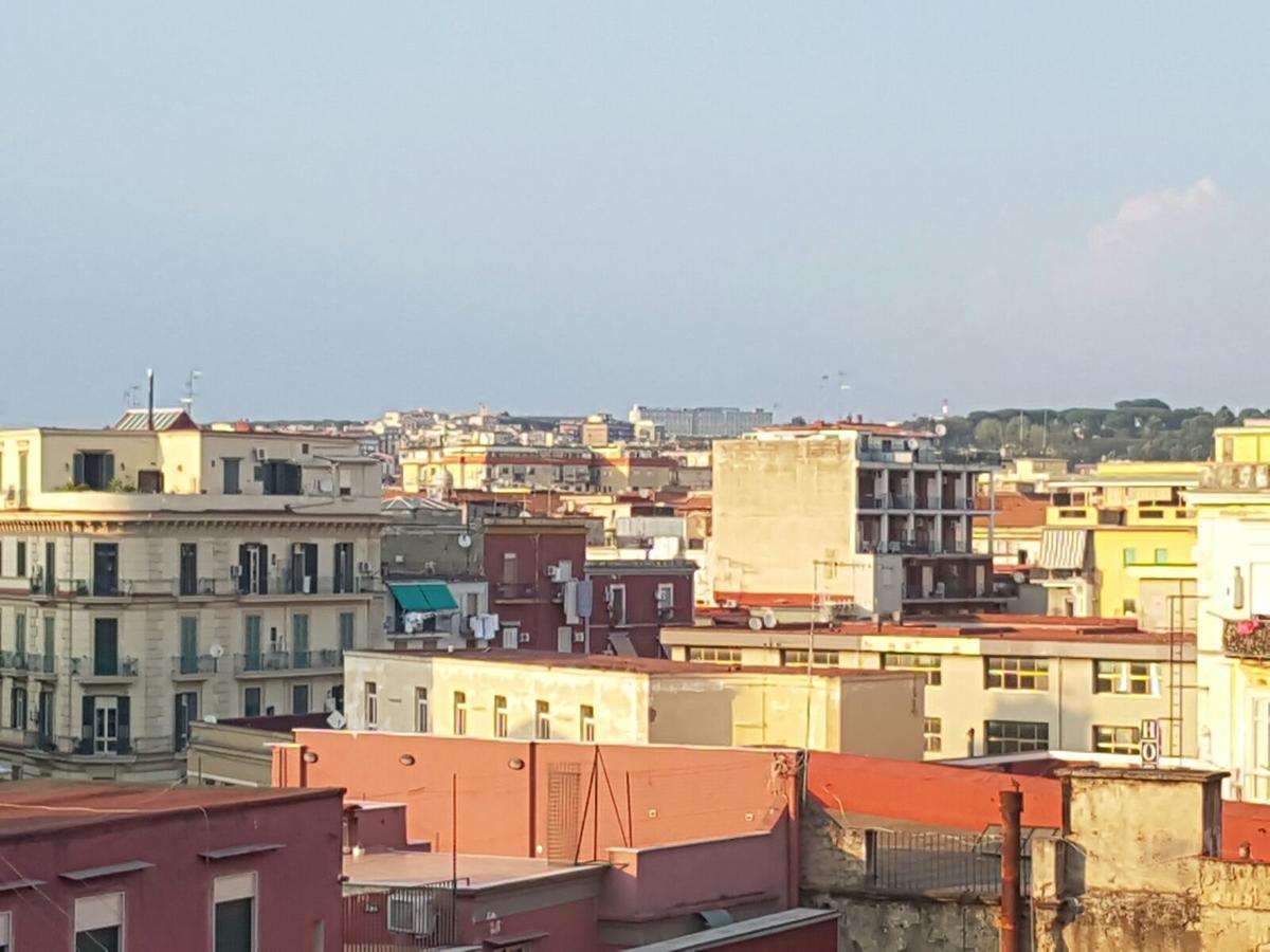 La Luna Di Pippo Nápoly Kültér fotó